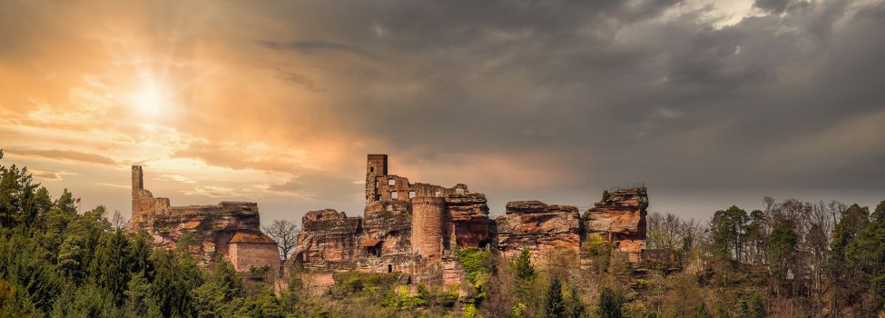 Burgengruppe Alt-Dahn_Foto: Kurt Groß, gkp