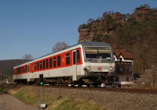 Triebwagen der Baureihe 628 in Dahn_Foto Fritz Engbarth