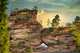 Büttelfelsen in Dahn - Foto: Kurt Groß, kgp.de