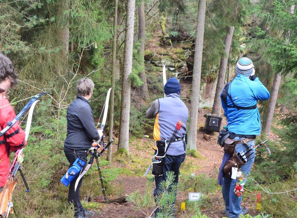 Internationales Feld- und Jagdturnier/Bogenschützen in Aktion
