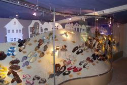 Tillmann-Ausstellung im Deutschen Schuhmuseum - Foto: Jacques Noll