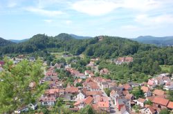 Blick vom Hahnfels auf Erfweiler - Foto: Jacques Noll