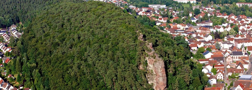 Felsmassiv Jungfernsprung in Dahn - Foto: Kurt Groß