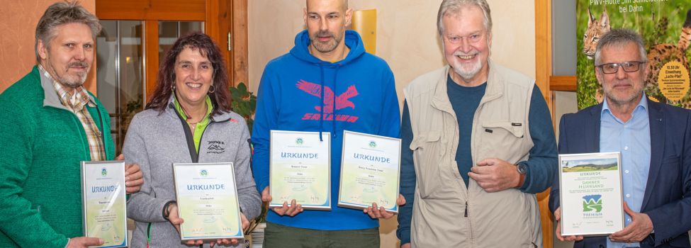 Überreichung der Urkunde Premium Wanderregion - Foto: Christoph Riemeyer