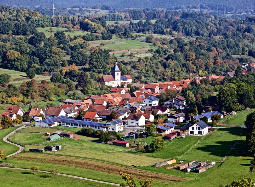 Blick vom Christkindelsfelsen auf Rumbach - Foto: Kurt Groß