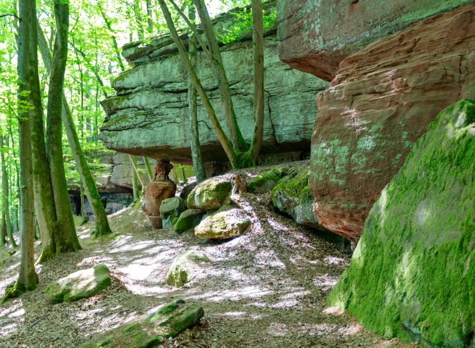 Hohle Felsen zwischen Dahn und Fischbach - Foto: Kurt Groß