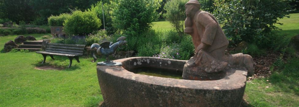 Elwetritschebrunnen im Dahner Kurpark - Foto: Jacques Noll