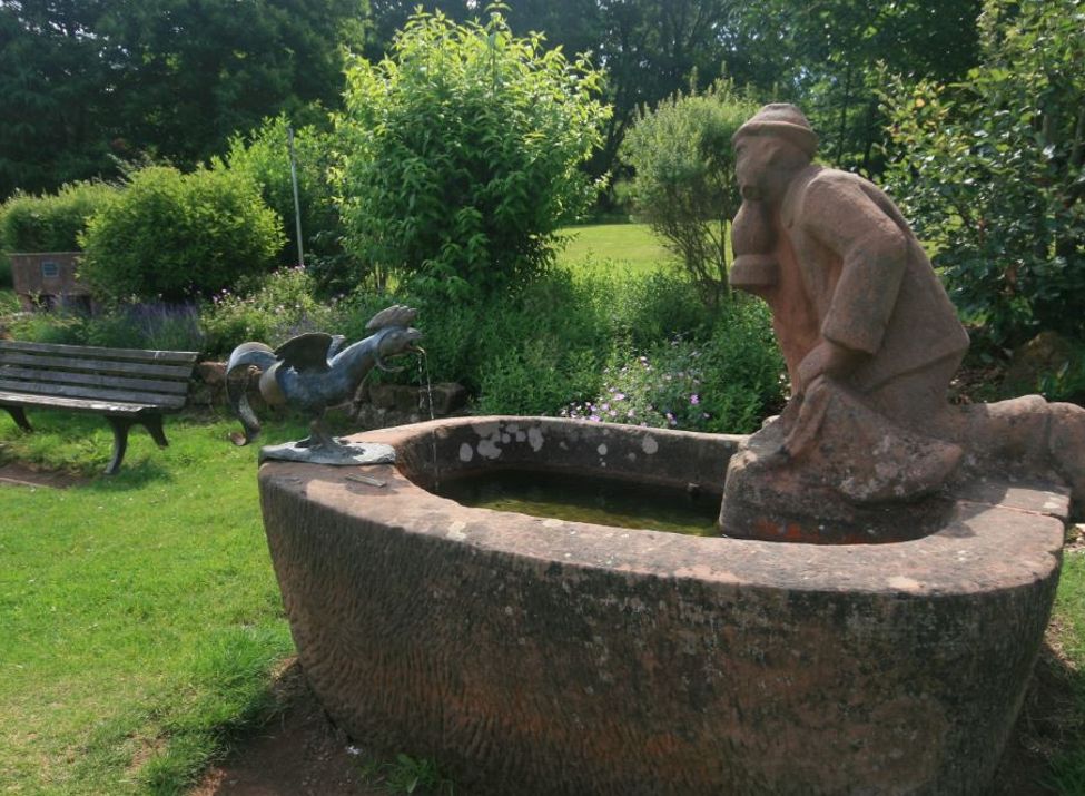 Elwetritschebrunnen im Dahner Kurpark - Foto: Jacques Noll